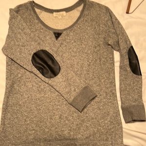 Gray sweatshirt